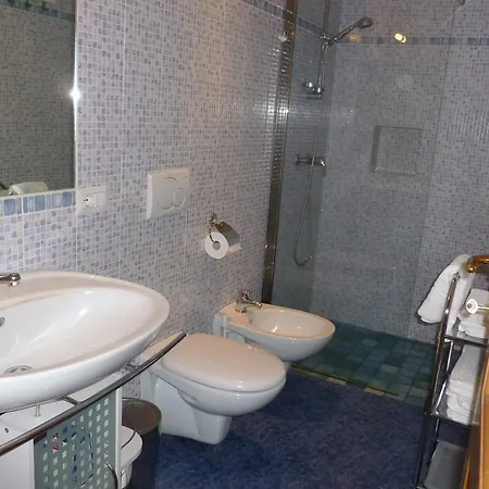 Alojamento de Acomodação e Pequeno-almoço Antica Corte Omegna